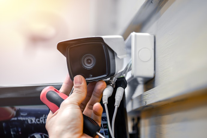Pilih aplikasi CCTV HP universal untuk kemudahan penggunaan