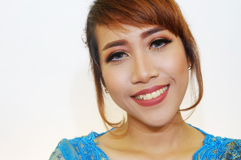 10 Rekomendasi Makeup Brand Lokal untuk Makeup Wisuda Sendiri dan Tetap Bisa Awet