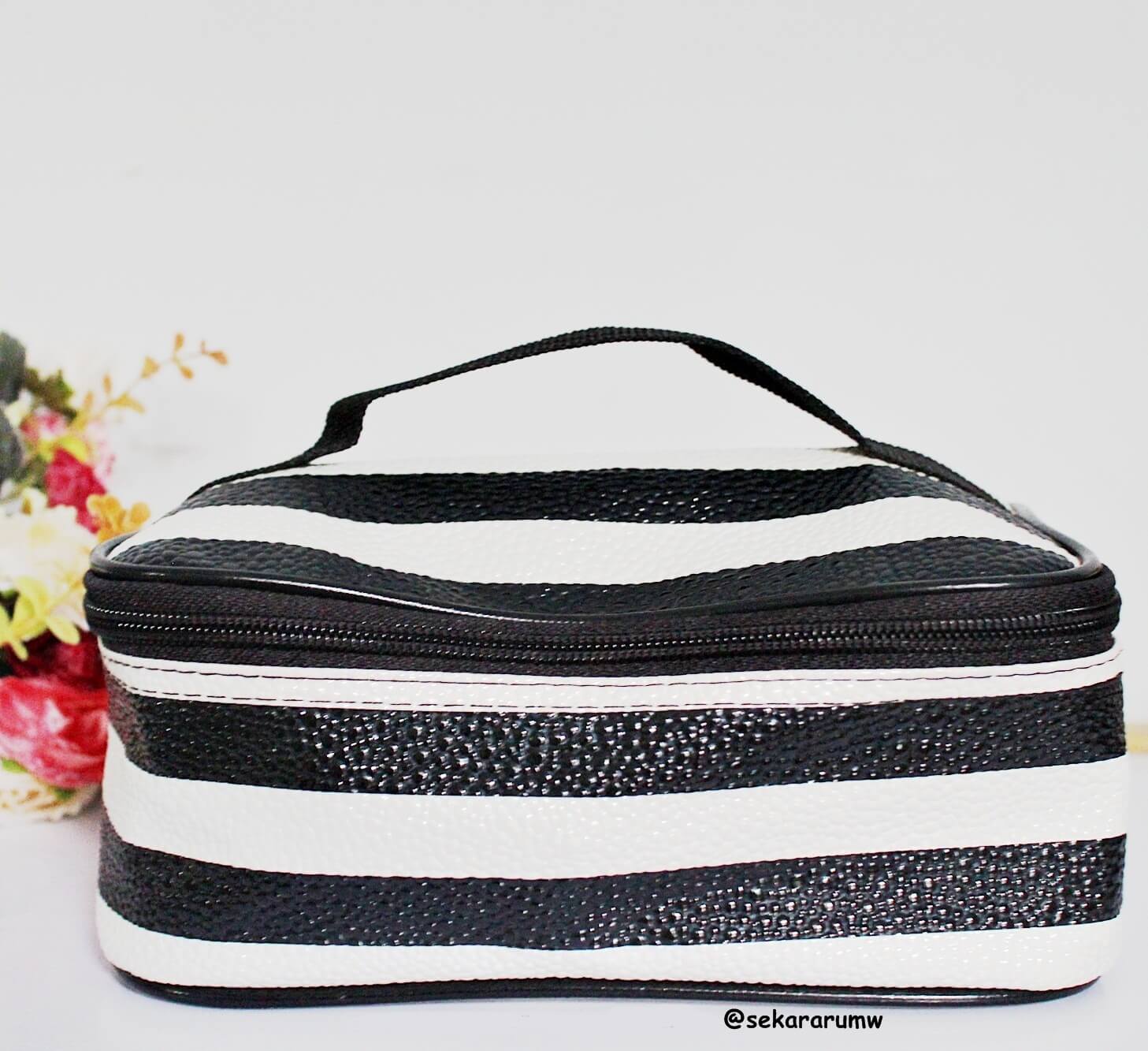 9 Rekomendasi Produk Skincare dan Makeup untuk Traveling