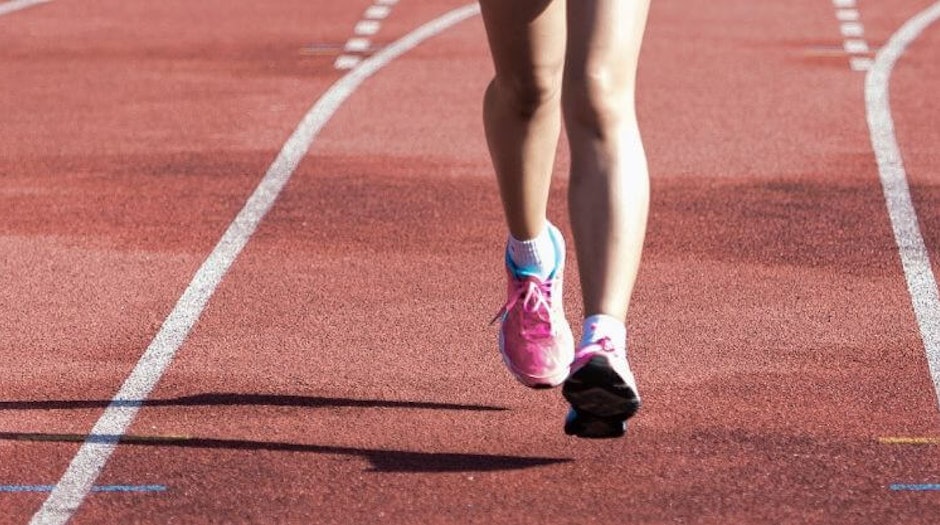 10 Rekomendasi Perlengkapan yang Perlu Dimiliki Wanita untuk Memulai Olahraga Lari