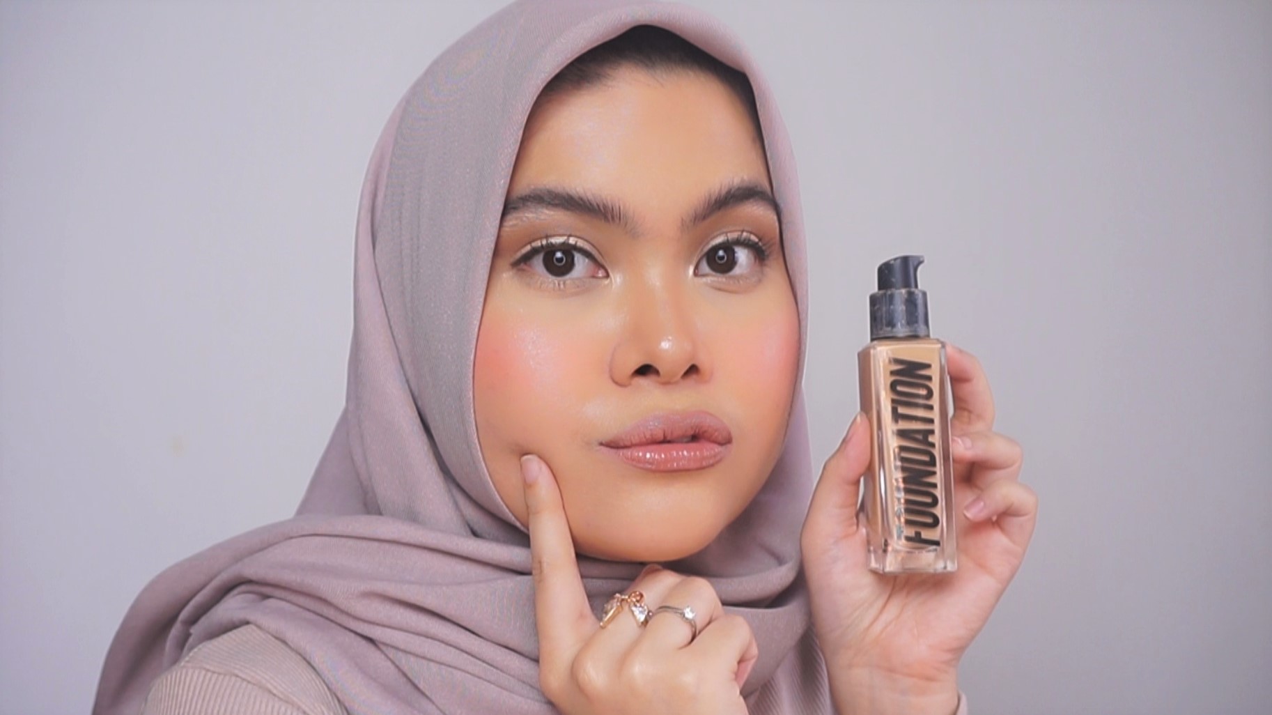 7 Rekomendasi Base Makeup yang Aman untuk Kulit Rentan Berjerawat 