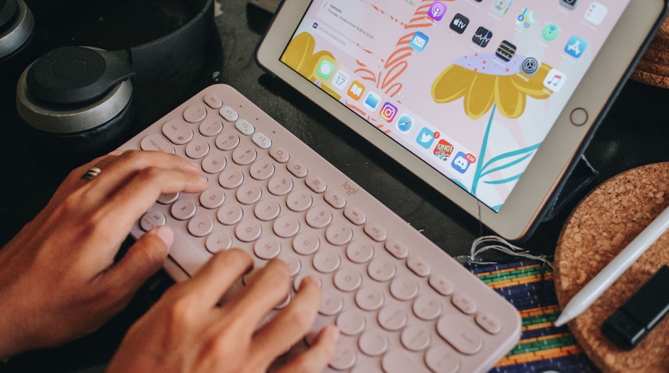 7 Rekomendasi Aksesoris iPad untuk Meningkatkan Produktivitas Bekerja 
