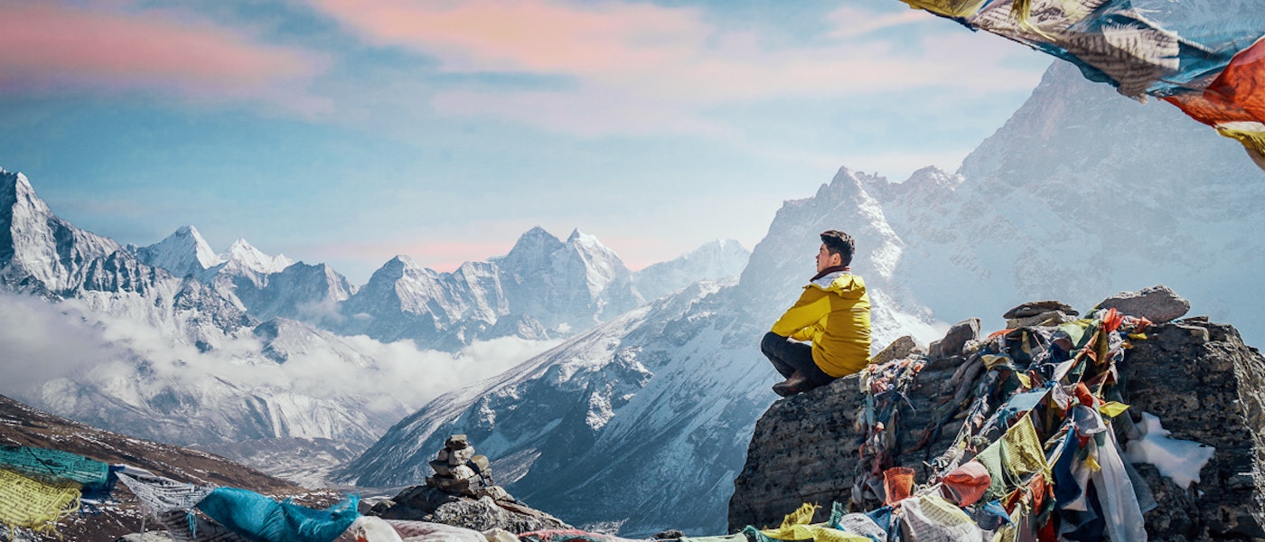 8 Rekomendasi Perlengkapan untuk Trekking di Gunung Bersalju		