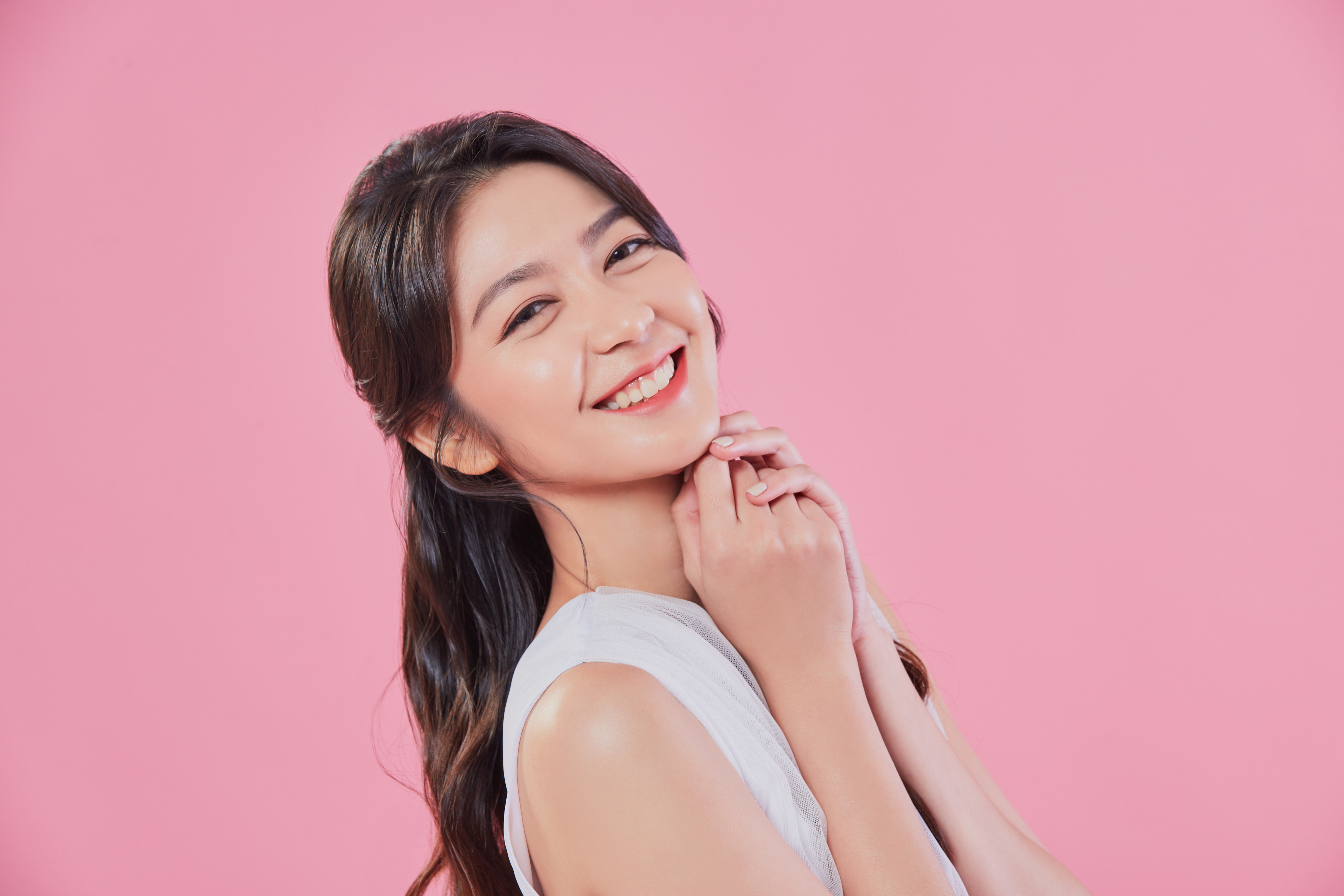 10 Rekomendasi Produk Basic Makeup untuk Tampilan Natural 