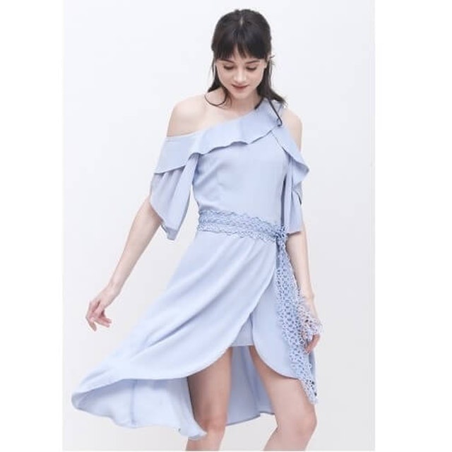 10 Rekomendasi Pilihan Outfit Untuk Wanita Bertubuh Mungil Mybest