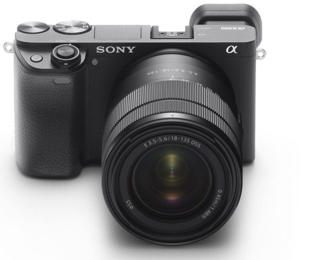 Sony α6400 E-mount camera with APS-C Sensor 1