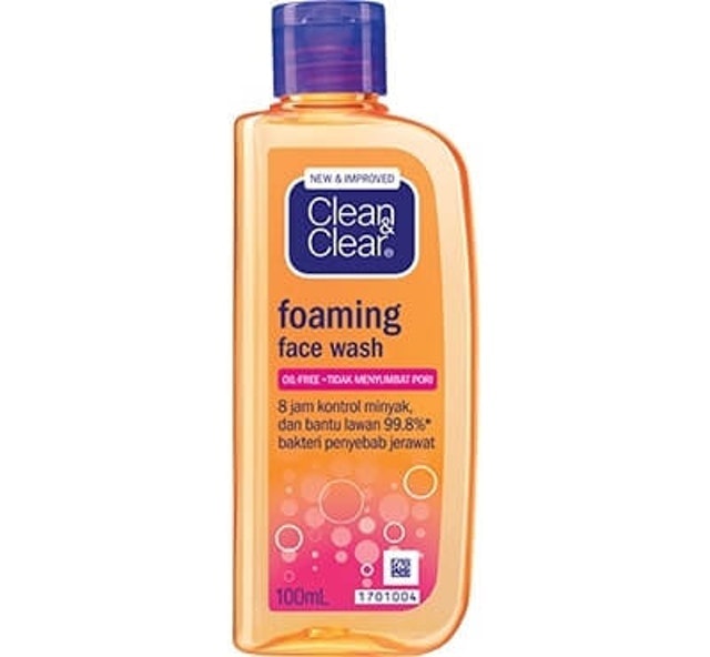 Clean & Clear  Foaming Face Wash 1