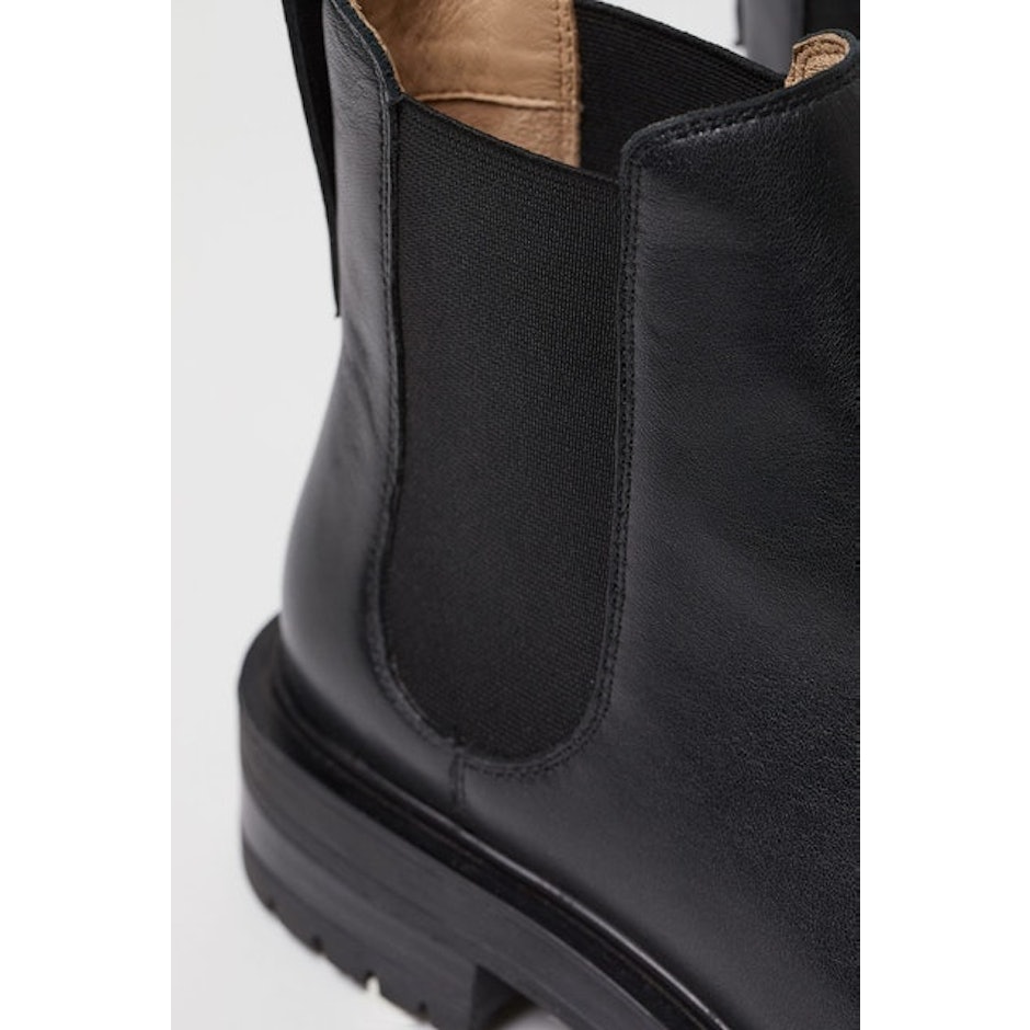 H&M Leather Chelsea Boots translation missing: id.activerecord.decorators.item_part_image/alt