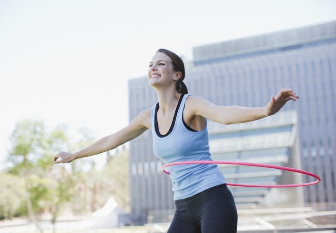 Tips meningkatkan efisiensi olahraga dengan hula hoop