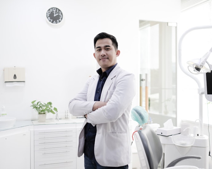 Profil pakar: Dentist, drg. Galih Fata Anadza