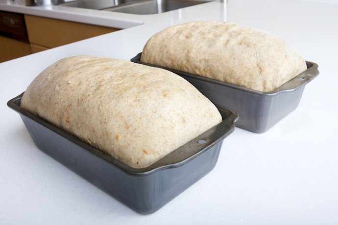 Loyang persegi panjang: Fleksibel untuk roti tawar, banana bread, hingga roti sobek