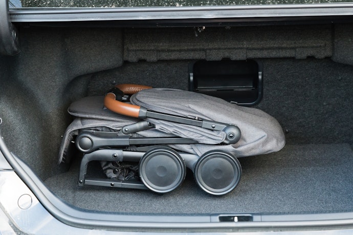 Stroller compact: Mudah disimpan dalam bagasi mobil