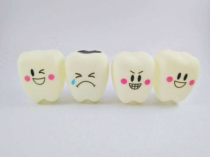 Hindari bahan yang abrasif bagi gigi