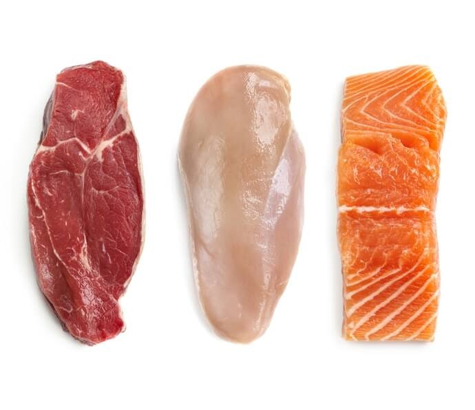 Bahan baku daging atau ikan kaya akan nutrisi