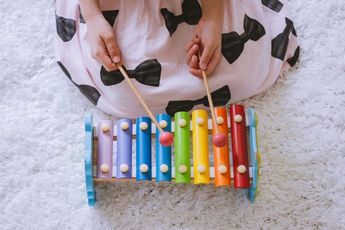 Piano dan xylophone, asyik dimainkan ketika anak sudah mulai mengerti nada