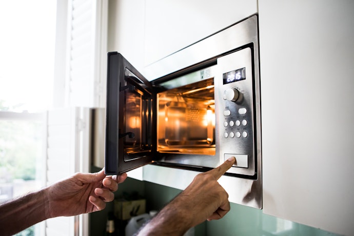 Microwave-safe, toleran terhadap suhu tinggi