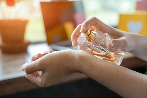 Pertimbangkan berdasarkan daya tahan parfum