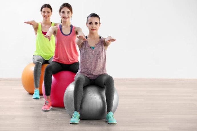 Tips menggunakan gym ball sebagai kursi