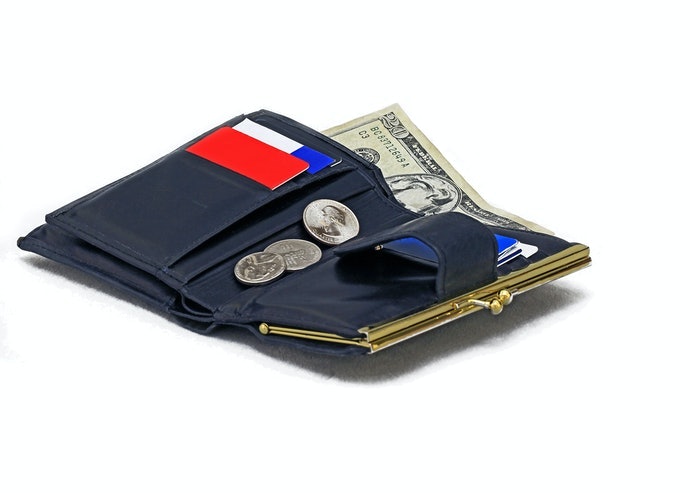 Dompet model panjang untuk dijadikan dompet utama
