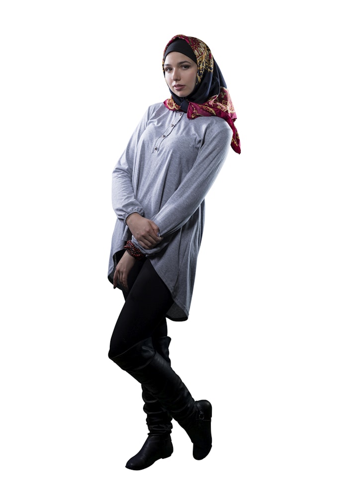 Tunik, lebih panjang sehingga cocok untuk hijaber