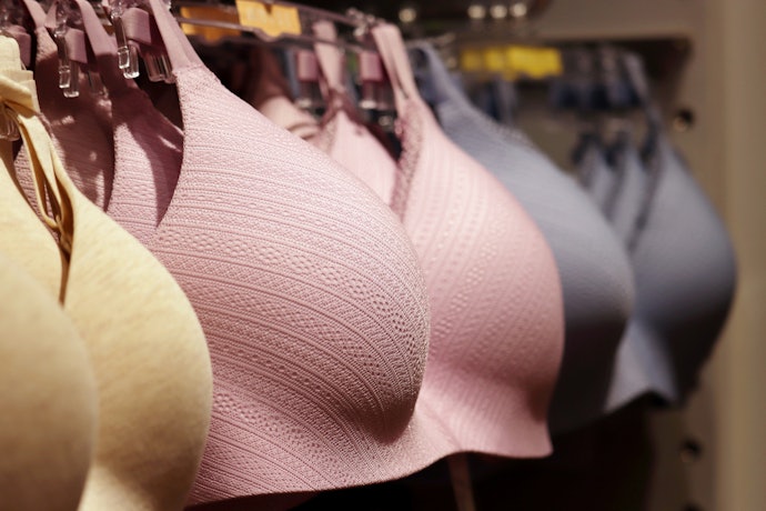 Push-up bra: Mengangkat payudara agar terlihat lebih besar