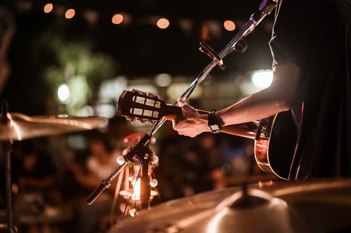 Cafe dengan live music, nongkrong jadi lebih asyik