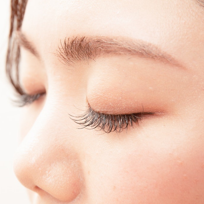 ⑥ Cek apakah bisa digunakan pada eyelash extension