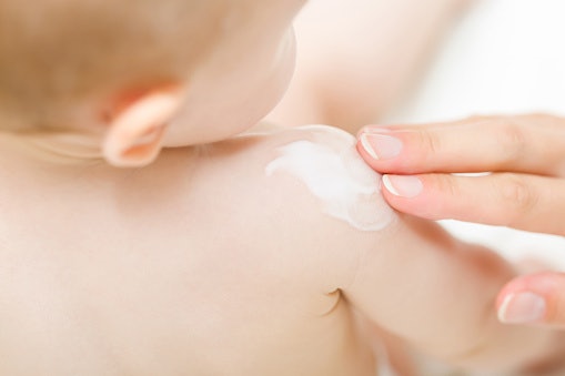 Cara penggunaan lotion anti nyamuk pada bayi