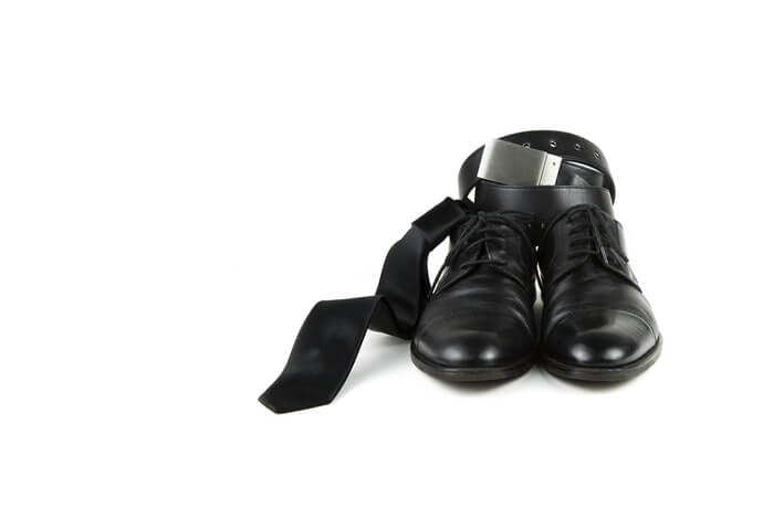 Sesuaikan warna ikat pinggang dengan sepatu