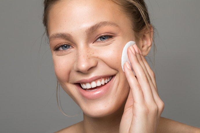 Skincare wipes: Kandungannya dapat sekaligus merawat kulit wajah