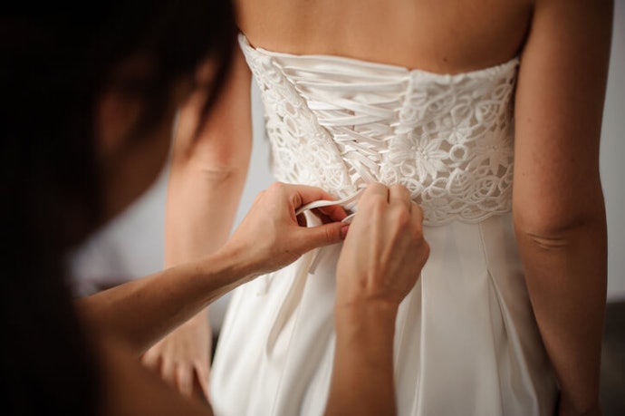 Pilih ukuran gaun yang pas untuk bridesmaid Anda