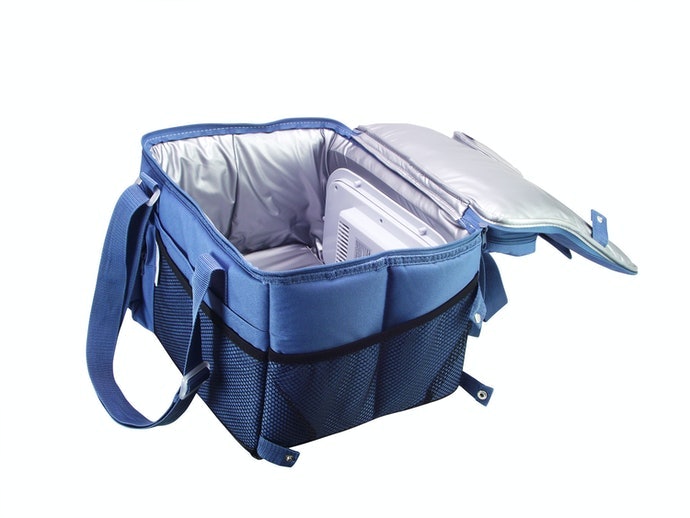 Cool bag, mudah dibawa-bawa dan cocok dijadikan cooler bag saat berbelanja 