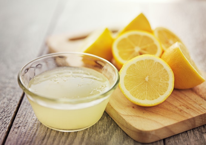 Untuk memasak, gunakan sari lemon dengan tingkat keasaman kuat