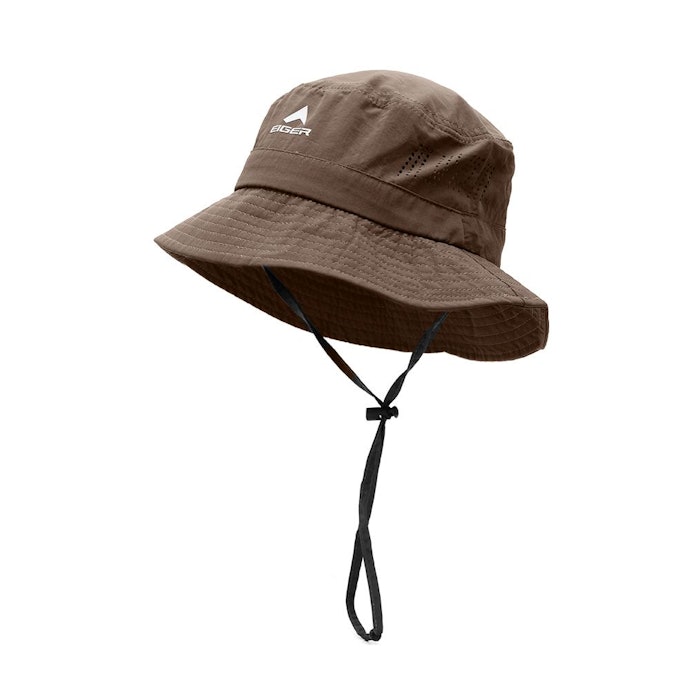 Hat, untuk petualang yang hobi melakukan kegiatan outdoor