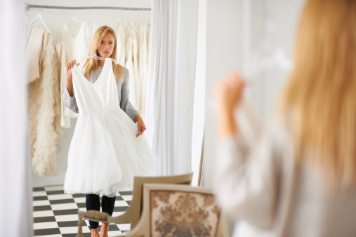 Tips padu padan dress putih