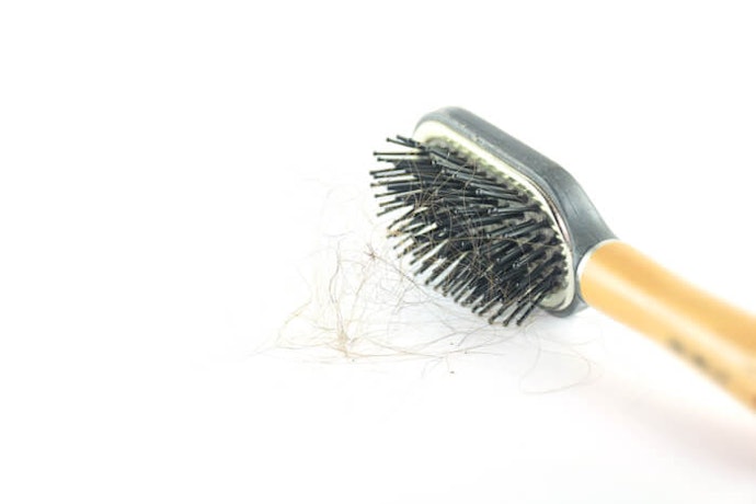 Shampoo tanpa kandungan silikon: Disarankan untuk masalah rambut tipis dan rontok