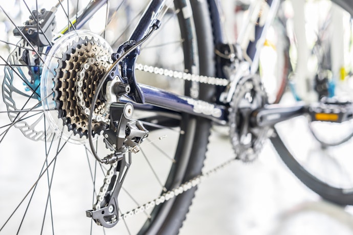 Asymetric velg: Pas dipasang untuk roda sepeda dengan multigir