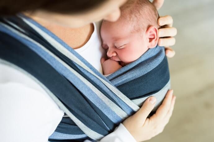Tipe sling, membuat bayi merasa hangat