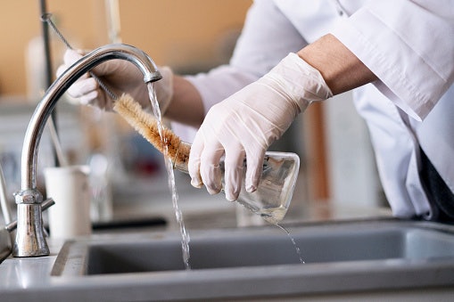 Tips merawat corong gelas dan laboratory glassware lainnya
