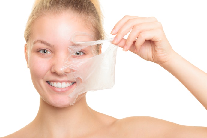 Peel off mask: Mengangkat sel-sel kulit mati dengan optimal
