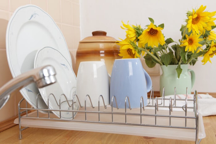Dilengkapi water tray, tidak membasahi area dapur