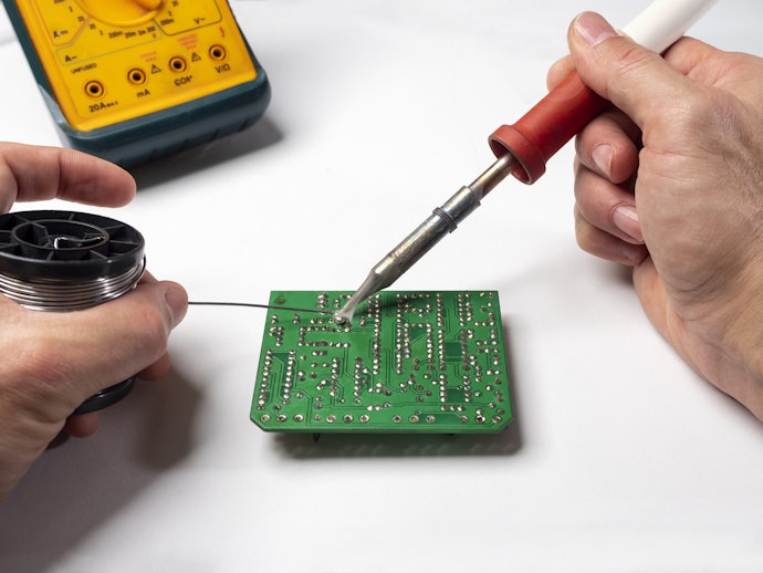 Mengenal kegunaan solder listrik