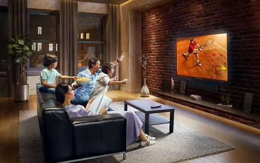 Untuk menghadirkan suasana bioskop mini, pilih smart TV ukuran 50 atau 55 inch