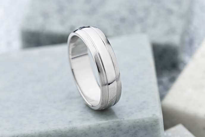 Ketahui perbedaan cincin titanium asli dan palsu