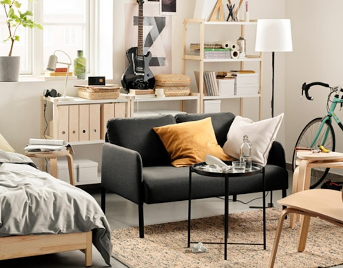Sofa memanjang: Bentuk standar yang banyak peminatnya