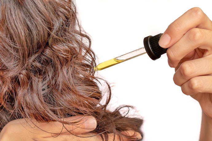Cara menggunakan minyak jojoba pada rambut