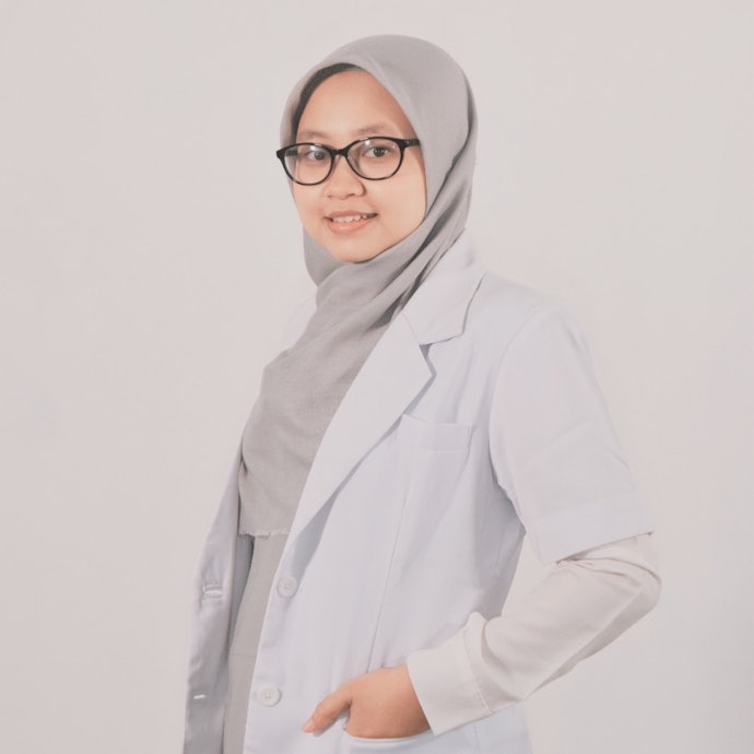 Profil pakar: Dokter gigi, drg. Endah Nur Aini