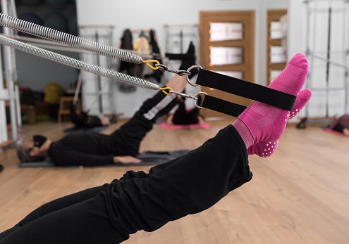 Kaos kaki yoga, bantu jaga keseimbangan