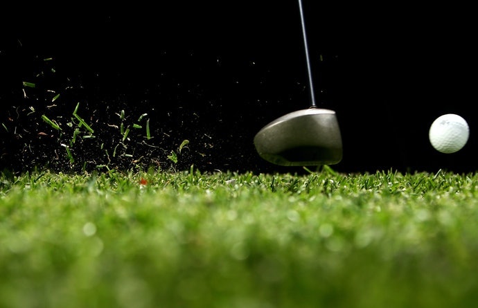 Pertimbangkan kecocokan bola golf dengan head speed stik Anda