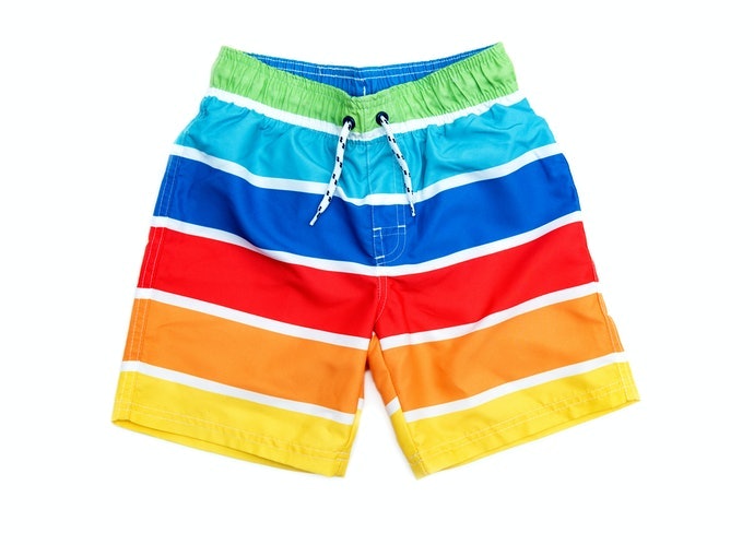 Board shorts, cocok untuk aktivitas di pantai